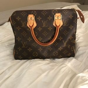 Authentic Louis Vuitton speedy 25.